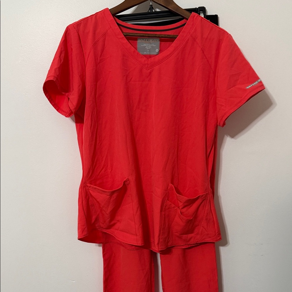 Skechers by Barco *Beautiful Bright Coral!* Scrub Set - L Top & M Bottoms